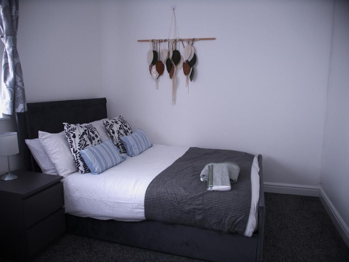 Stylish 4 Bd Ft Ldn Parking Appartamento