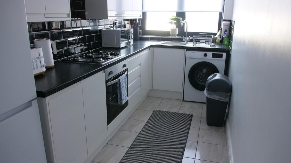 Stylish 4 Bd Ft Ldn Parking Londra